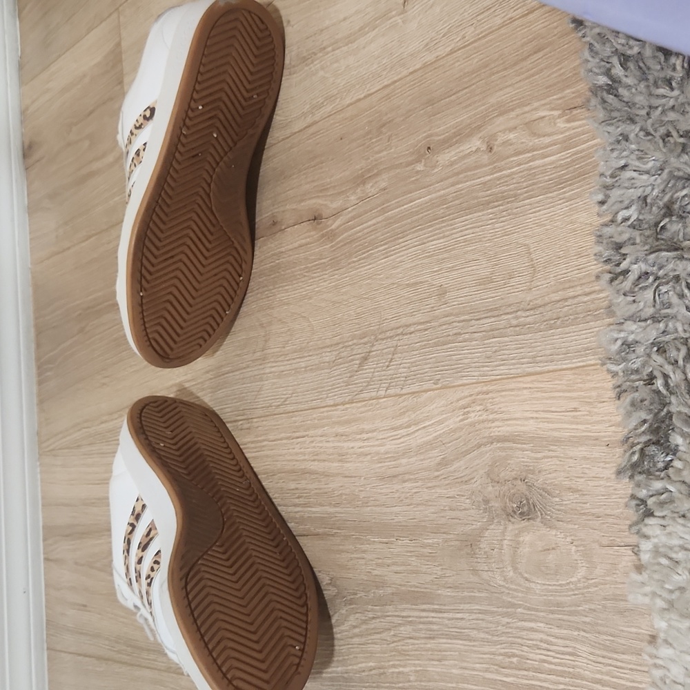 Adidas Women's White Sneakers with Leopard Print - Picture 3 of 4